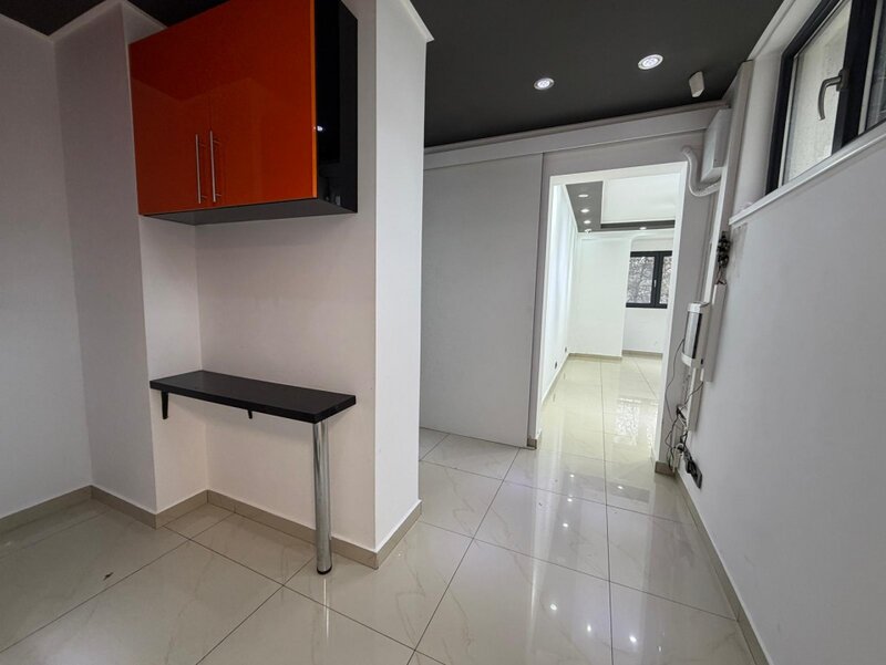 Spatiu comercial - Metrou Constantin Brancusi - Valea Argesului Stradal