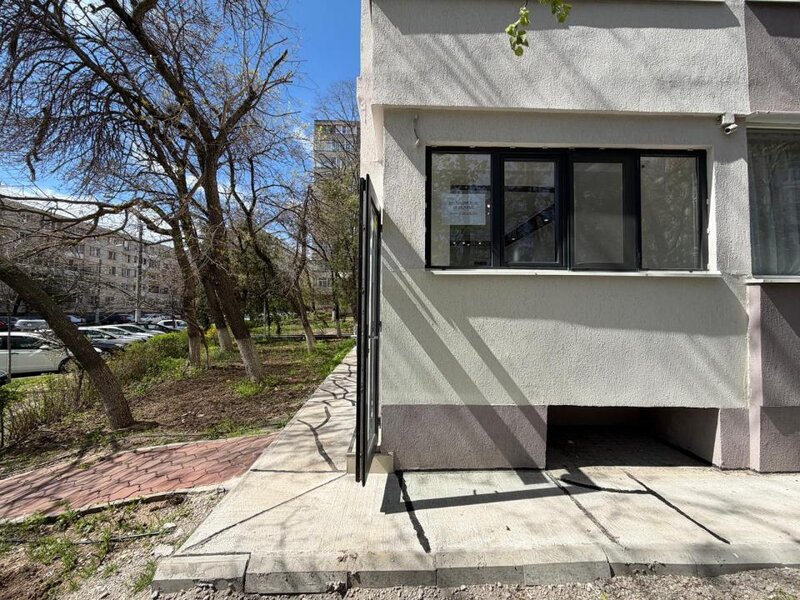 Spatiu comercial - Metrou Constantin Brancusi - Valea Argesului Stradal